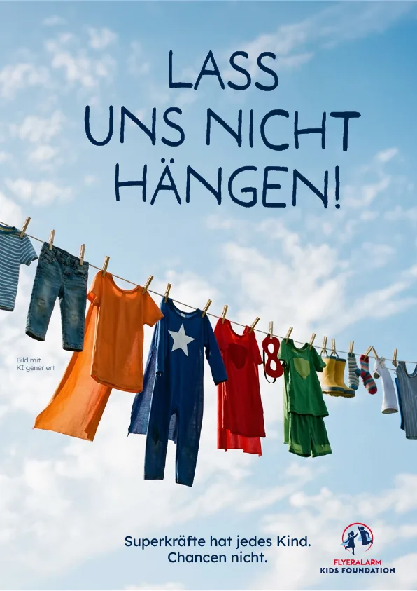 Plakat „Lass uns nicht hängen!“ mit Wäscheleine für die FLYERALARM Kids Foundation von Studio341
